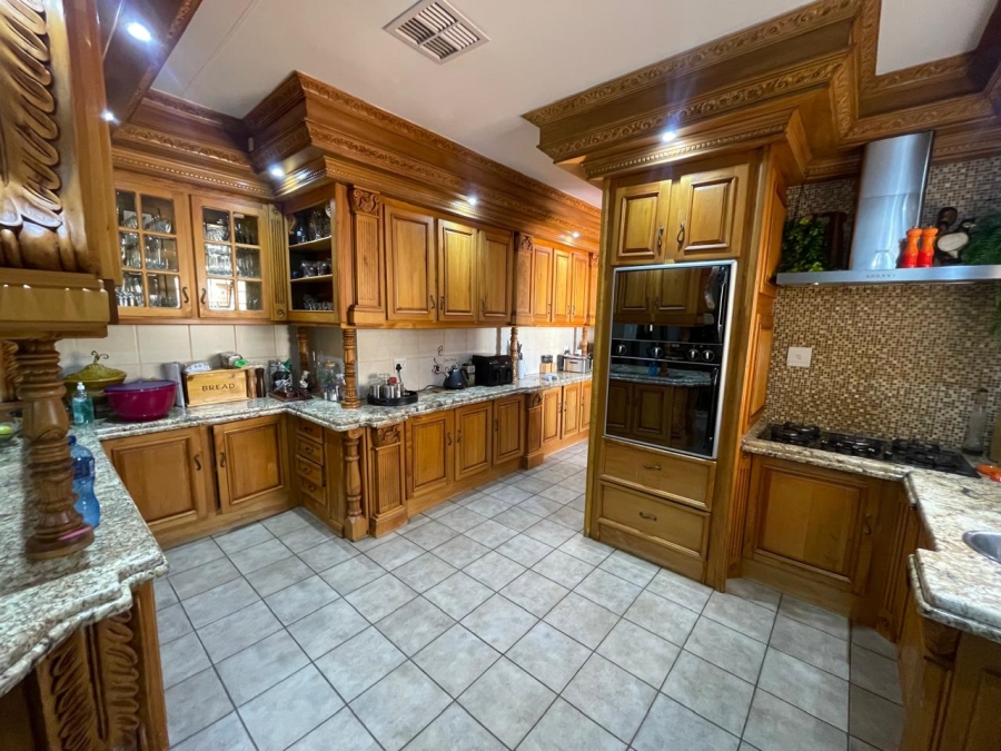 5 Bedroom Property for Sale in Christiana North West